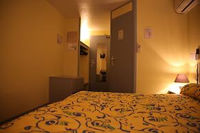 Crau Hotel