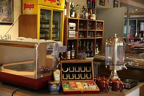 Crau Hotel