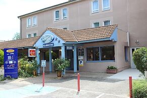 Crau Hotel