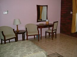 Bilqase Throne Hotel