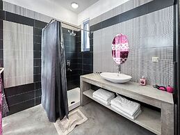 Serenity Boutique Hotel