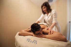 Tropis Hotel