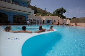 Tropis Hotel
