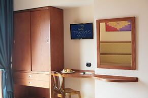 Tropis Hotel