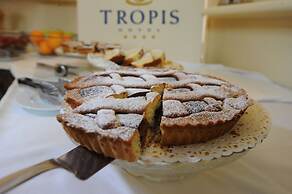 Tropis Hotel