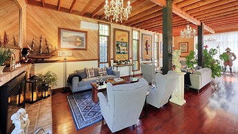 Mt Tamborine Stonehaven Manor