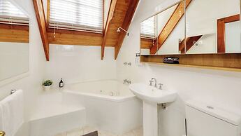 Mt Tamborine Stonehaven Manor