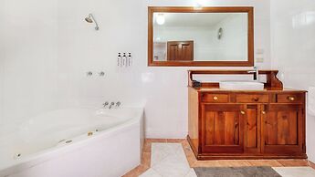 Mt Tamborine Stonehaven Manor