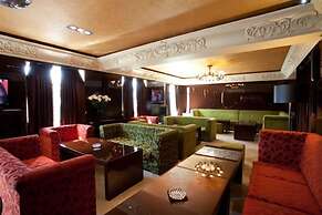 Maxim Pasha Hotel