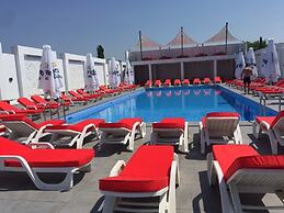 Maxim Pasha Hotel