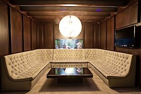 Maxim Pasha Hotel