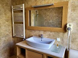 Maxim Pasha Hotel