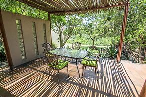 La Roca Guest House