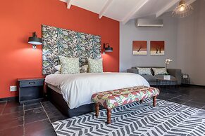 La Roca Guest House