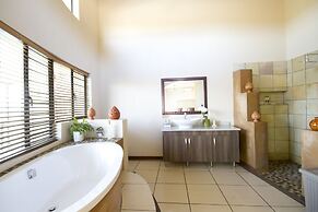 La Roca Guest House