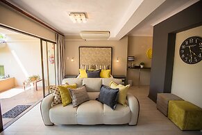 La Roca Guest House