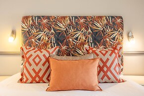 La Roca Guest House