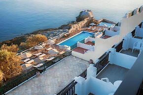 Cavos Bay Hotel and Studios