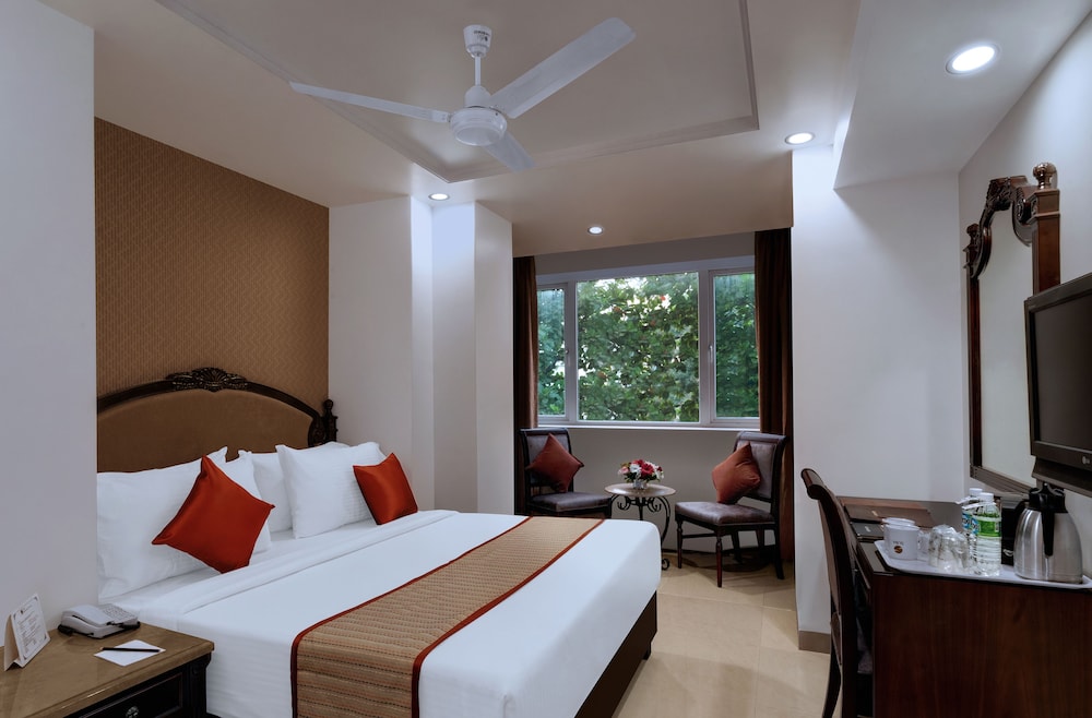 Hotel Suba Palace