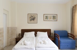 Port Inn - Hostel
