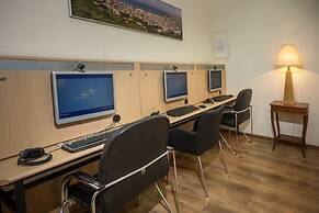 Port Inn - Hostel