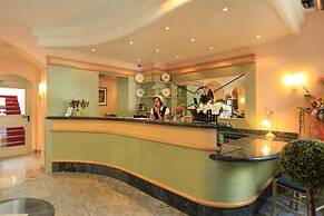Adesso Hotel