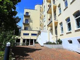 Adesso Hotel