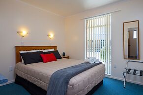 Middle Park Motel