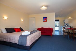 Middle Park Motel