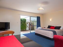 Middle Park Motel