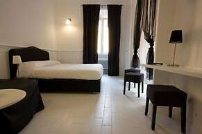 Hip Suites