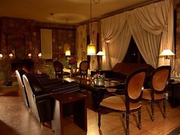 Aloni Hotel