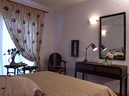 Aloni Hotel