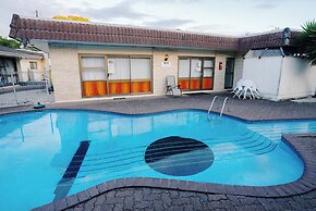 Dukes Midway Lodge