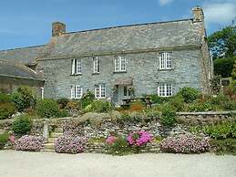 Degembris Farmhouse