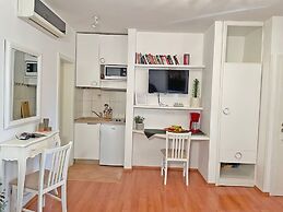 Studio Apartment Andrijana