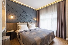 Seraglio Hotel & Suites
