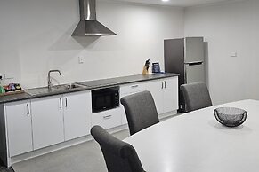 JetPark Hotel Hamilton Airport
