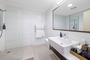 JetPark Hotel Hamilton Airport