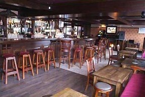 5 Corners Guest Inn