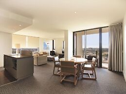 Oaks Redcliffe Mon Komo Suites