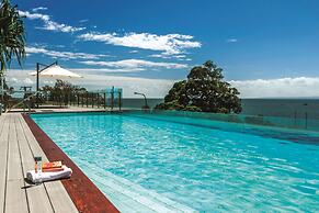 Oaks Redcliffe Mon Komo Suites