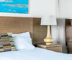 Oaks Redcliffe Mon Komo Suites