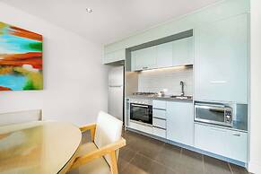 Oaks Redcliffe Mon Komo Suites