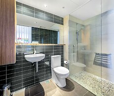 Oaks Redcliffe Mon Komo Suites