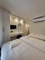 Carlton Hotel