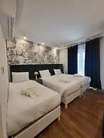 Carlton Hotel