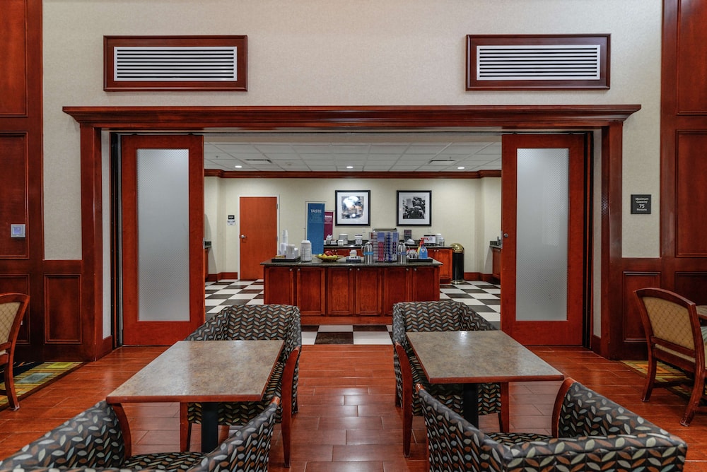 Hampton Inn & Suites Detroit/Chesterfield Township