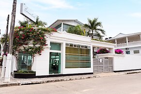 Hotel Manantial