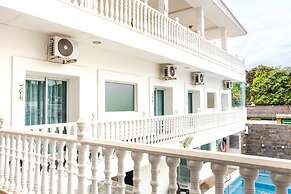 Hotel Manantial